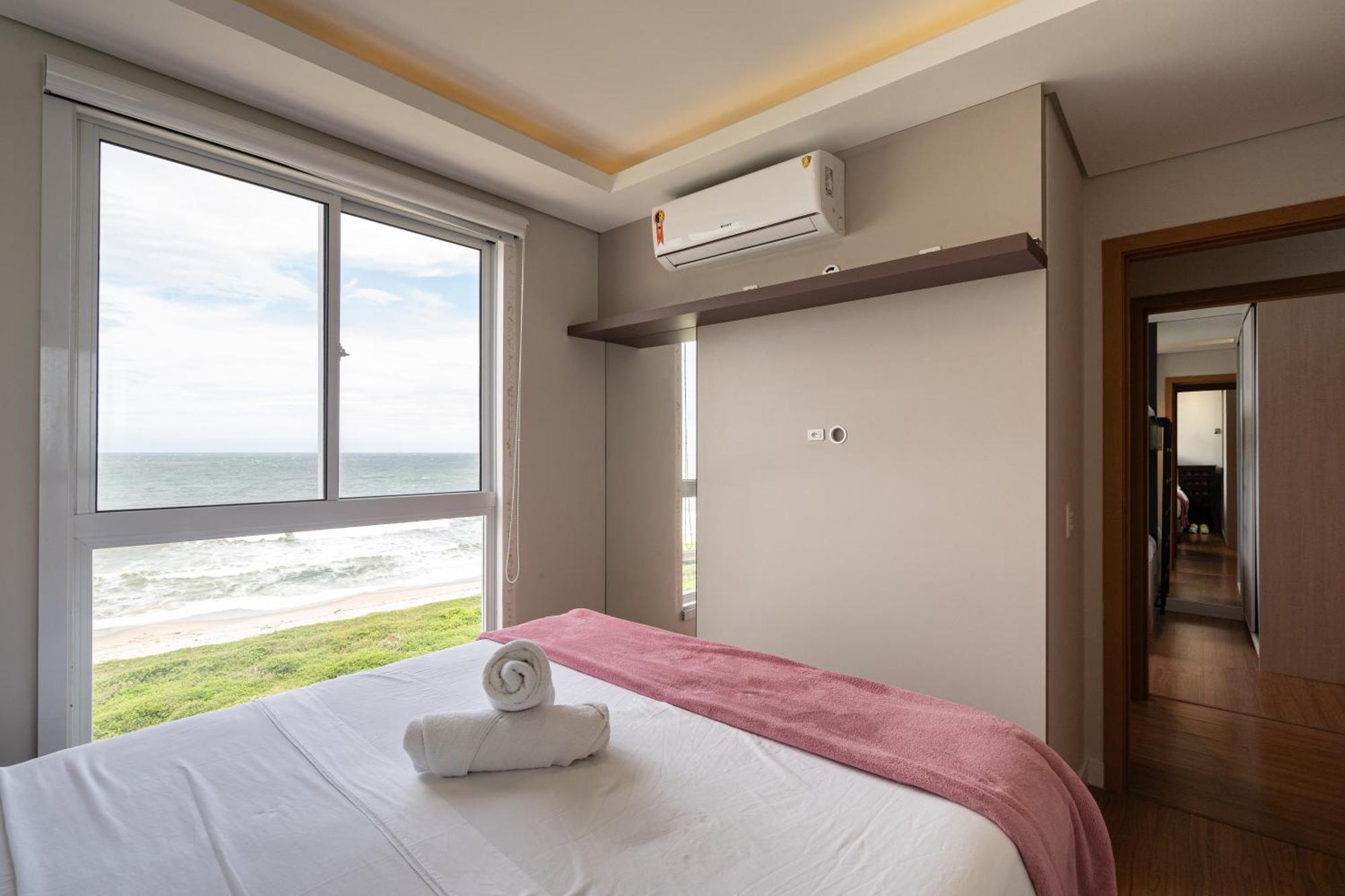 Apto Completo Com Vista Mar Pe Na Areia Em Em Com Spa, Piscina, Quadra De Futebol, Sala De Jogos, Brinquedoteca, Complexo Com Diversos Comercios * Barra Velha (Santa Catarina)
