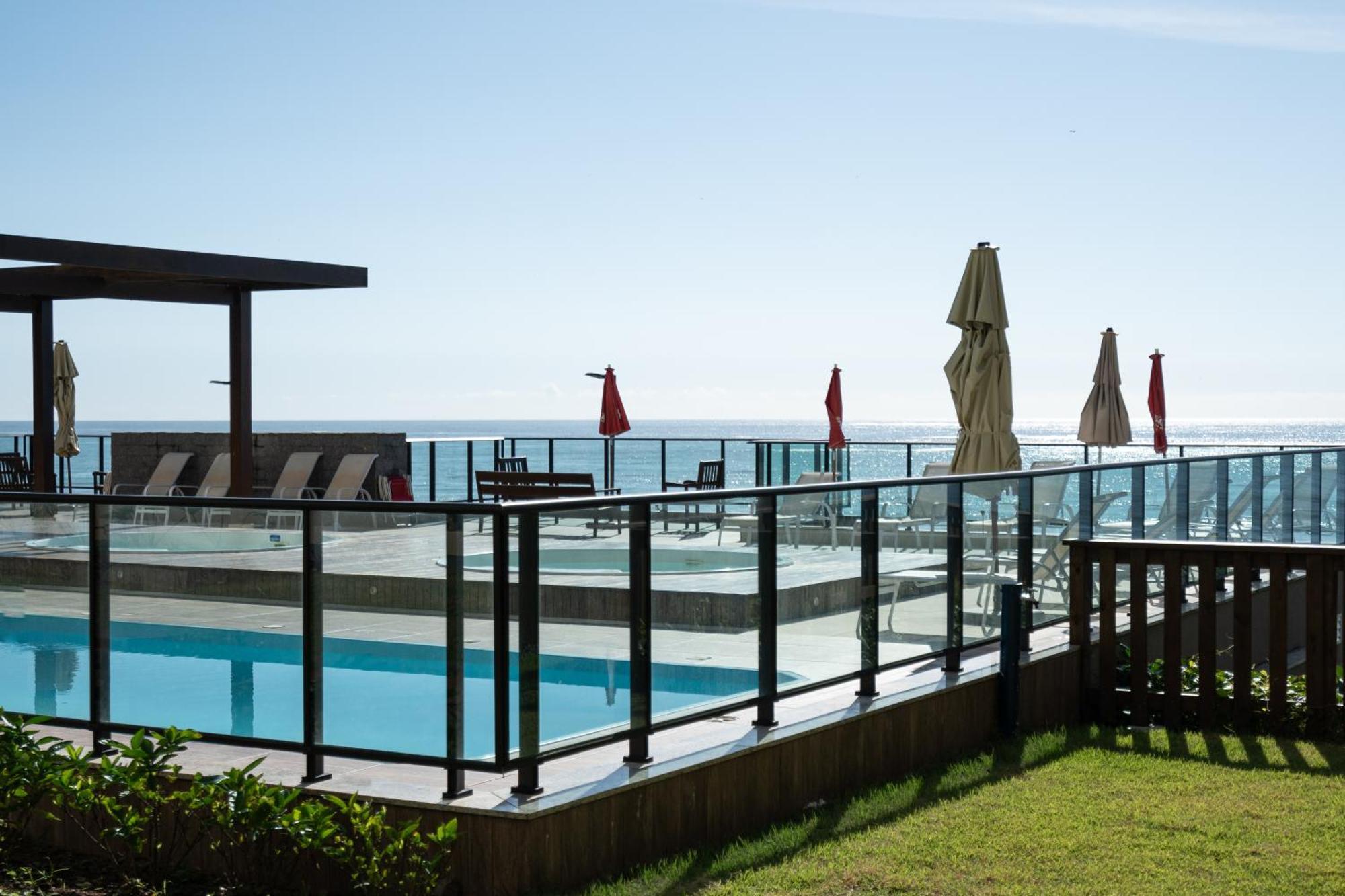 Apto Completo Com Vista Mar Pe Na Areia Em Barra Velha Em Com Spa, Piscina, Quadra De Futebol, Sala De Jogos, Brinquedoteca, Complexo Com Diversos Comercios *